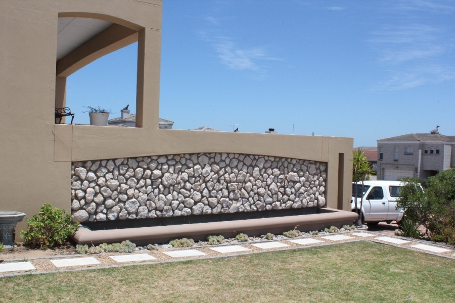 4 Bedroom Property for Sale in Myburgh Park Western Cape